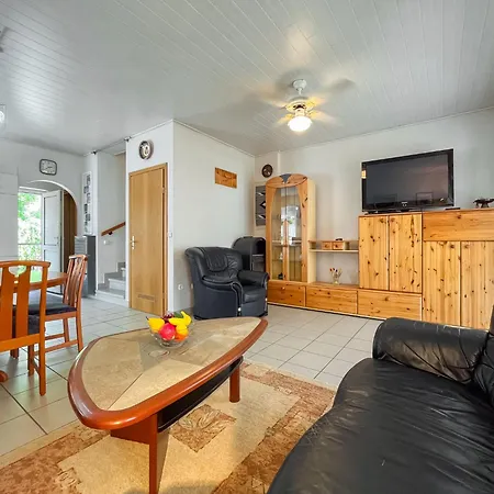 Freesia By Interhome *